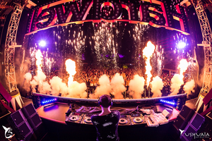 Hardwell's Friday night show was full of excitement, matched by the raving fans in the crowd.